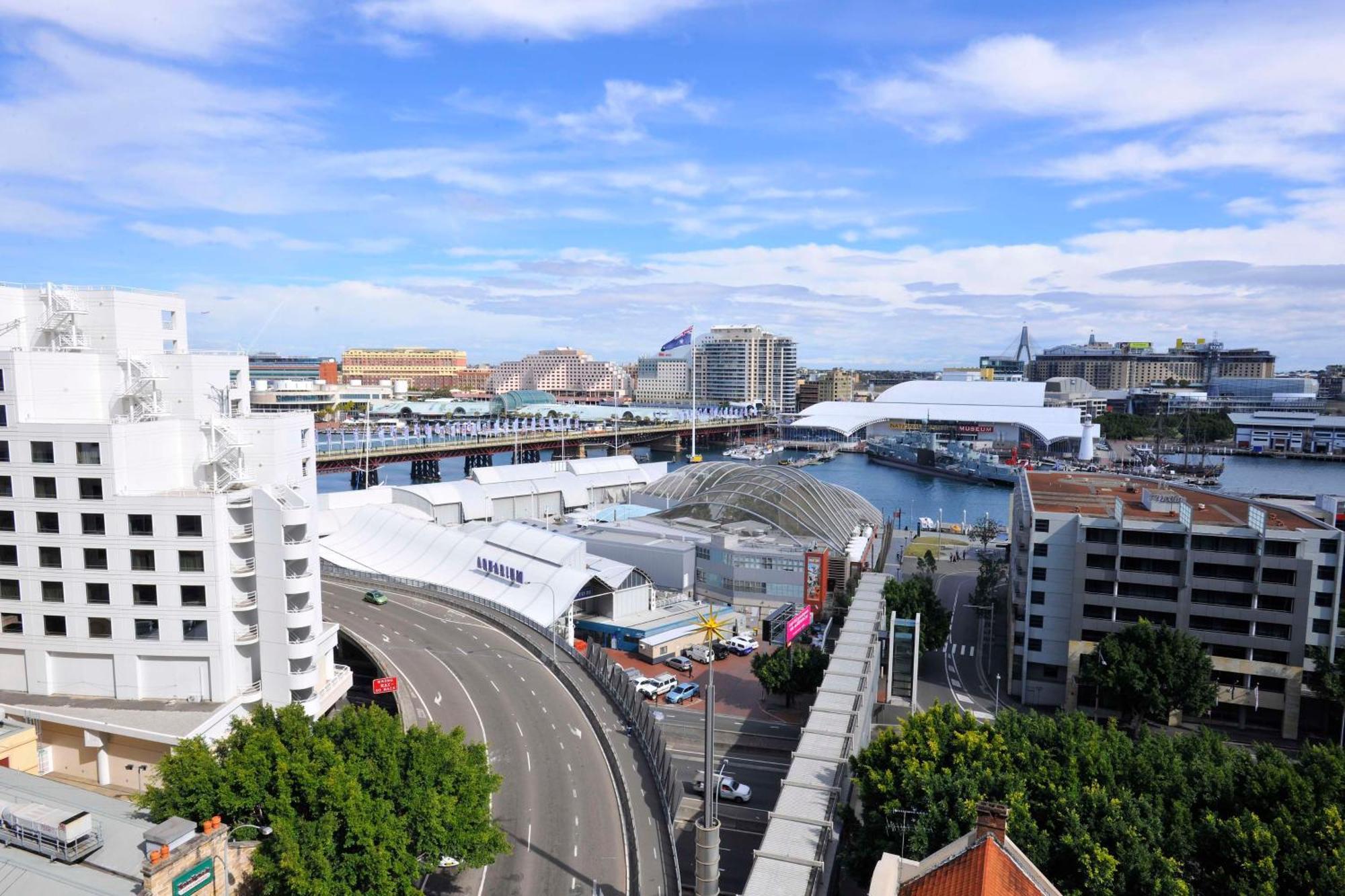 Metro Apartments On Darling Harbour Sydney Luaran gambar